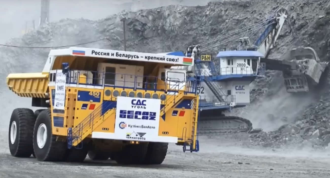 BelAZ 75710 – The biggest dump truck in the world
